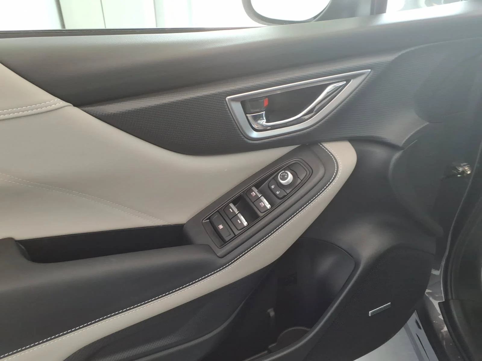 Used 2024 Magnetite Gray Metallic Subaru Limited image 12