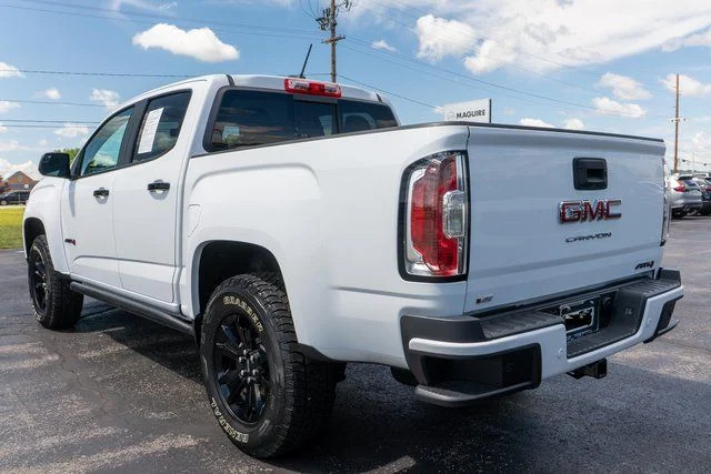 Used 2022 Summit White GMC AT4 w/Leather image 8