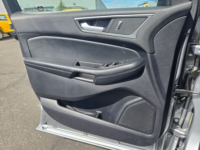Used 2020 Silver Ford SE image 13