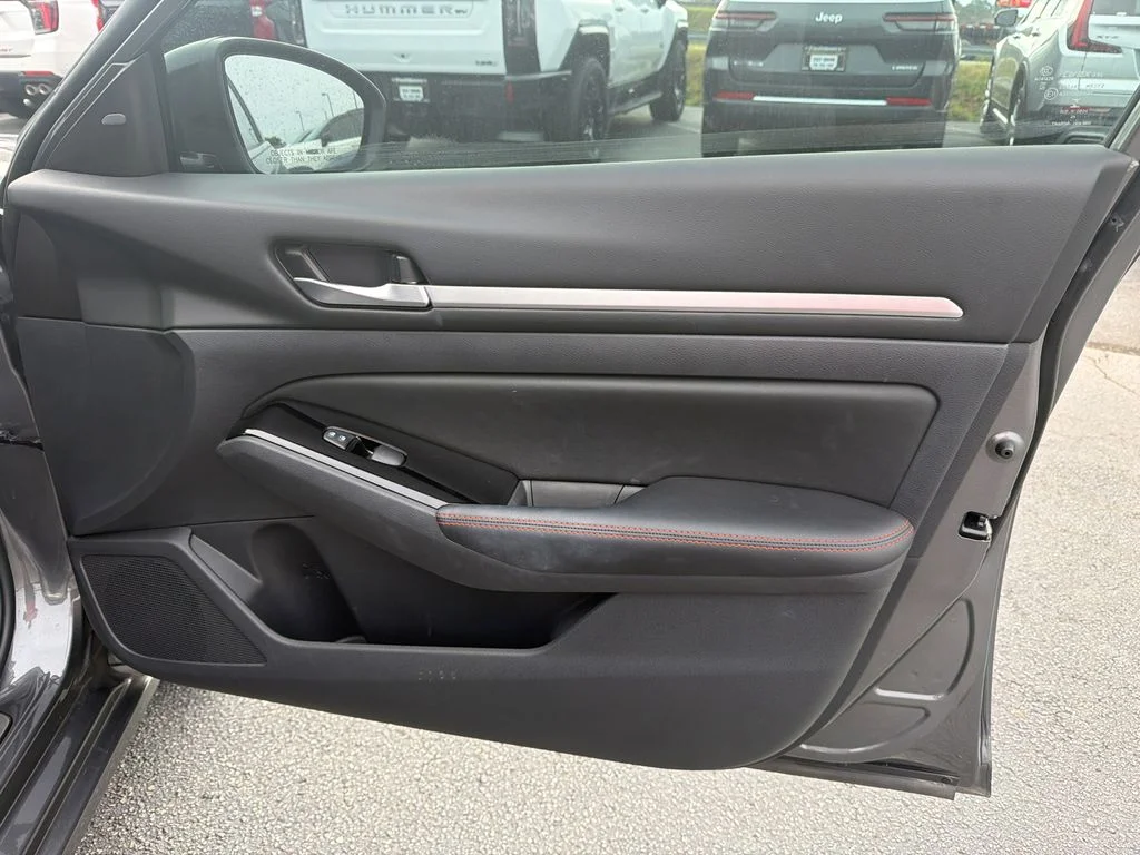 Used 2025 Gray Nissan 2.5 SR image 14