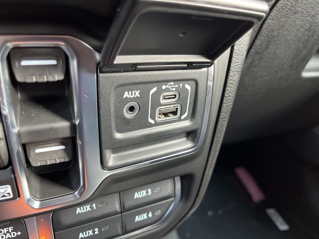 New 2026 Reign Exterior Paint Jeep Mojave image 39