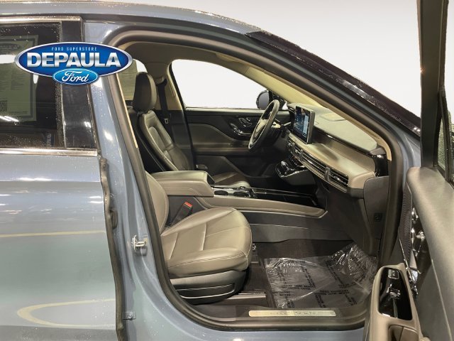 Used 2023 Blue Metallic Lincoln Standard image 18