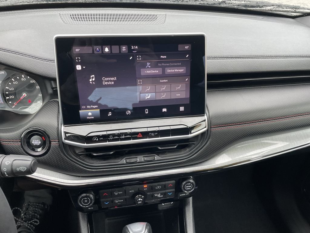 Used 2023 Silver Jeep Trailhawk image 18