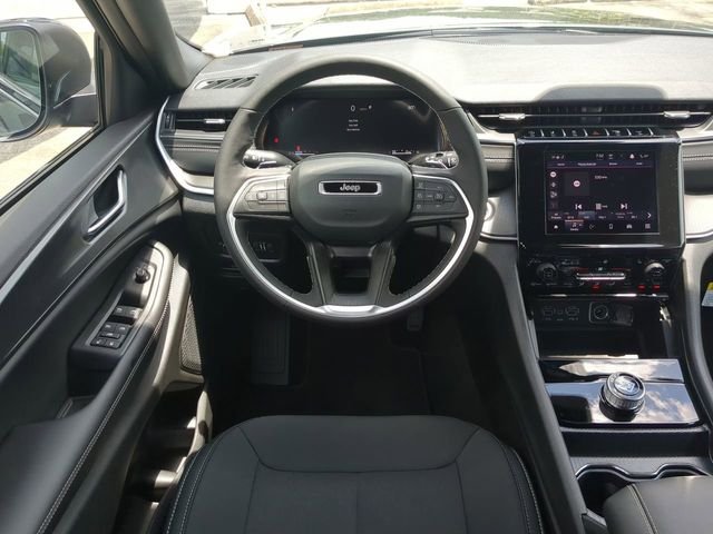 New 2026 Baltic Gray Metallic Clear-Coat Exterior Paint Jeep Laredo X image 19