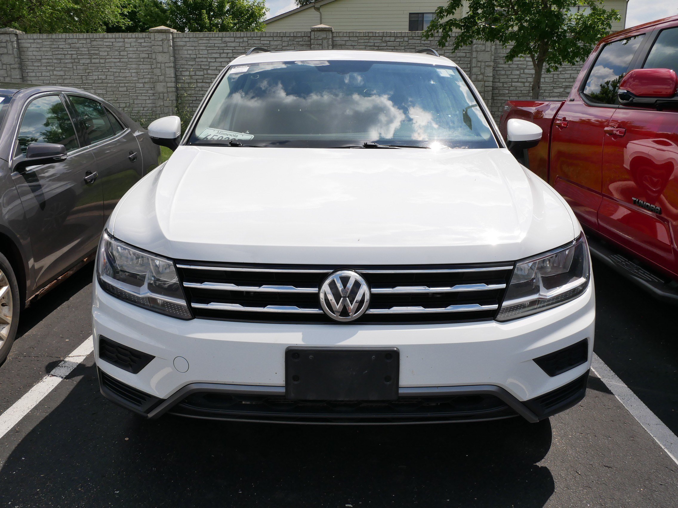 Used 2019 Volkswagen Tiguan SE with VIN 3VV2B7AX3KM018131 for sale in Brooklyn Center, Minnesota
