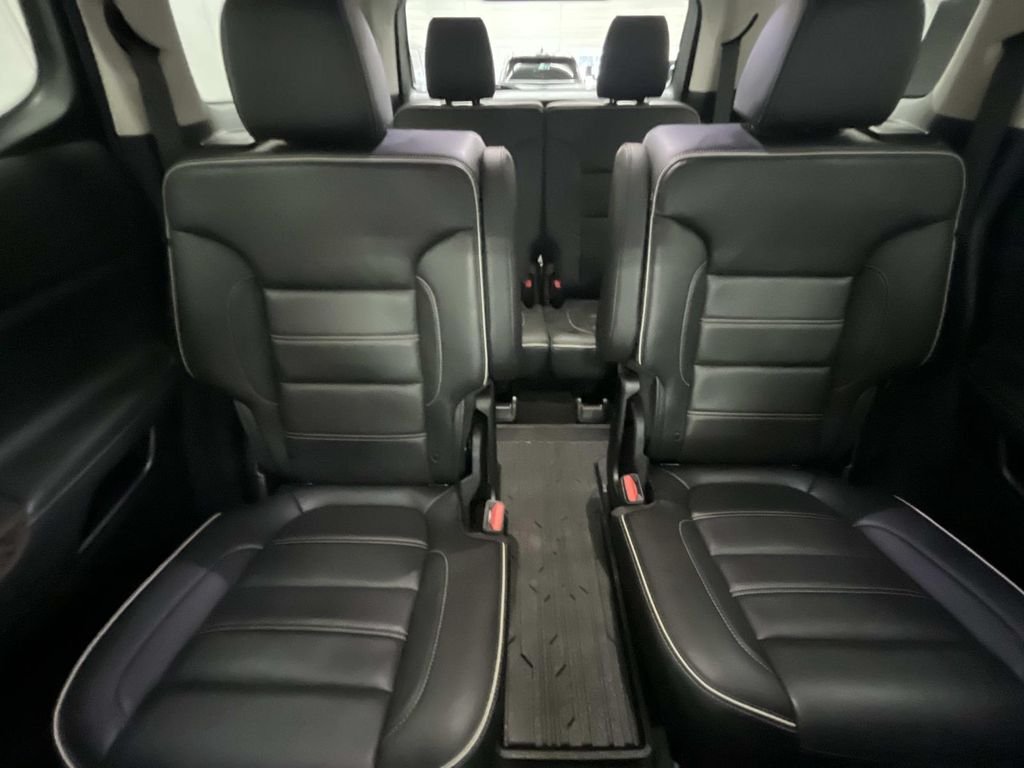 2022 GMC Acadia Denali - Photo 30