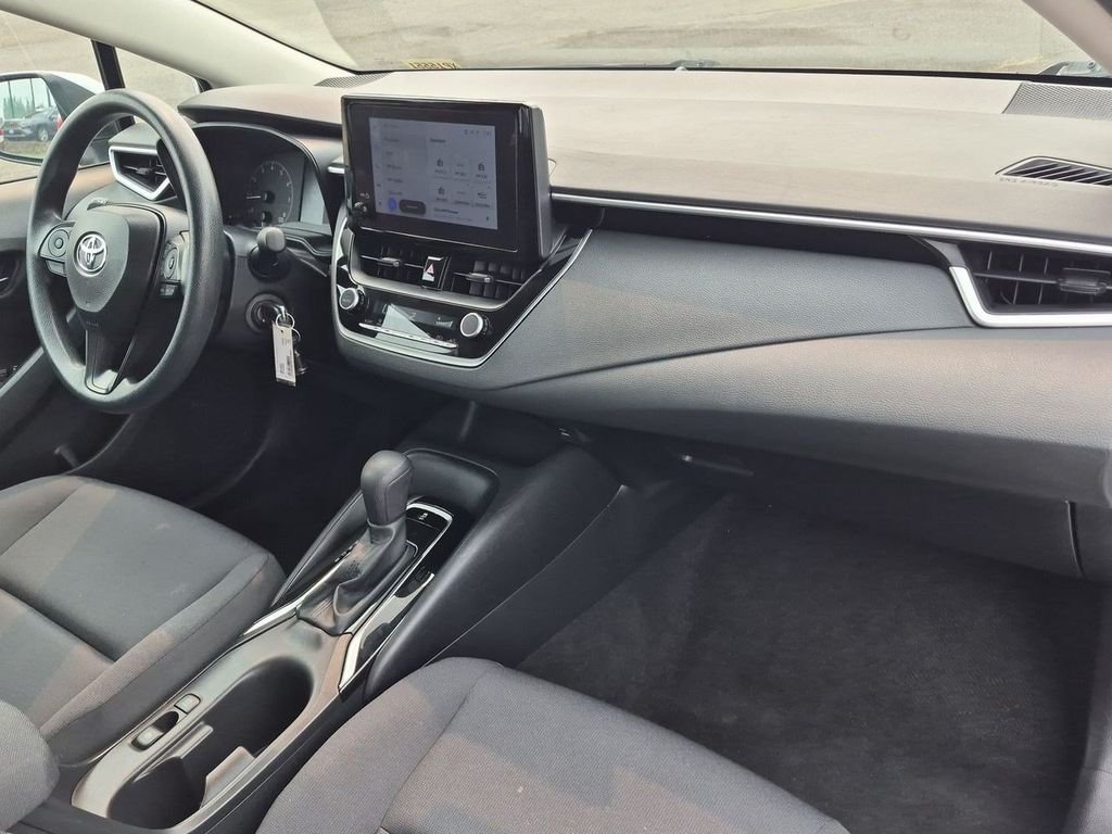 Used 2024 Ice Toyota LE image 29
