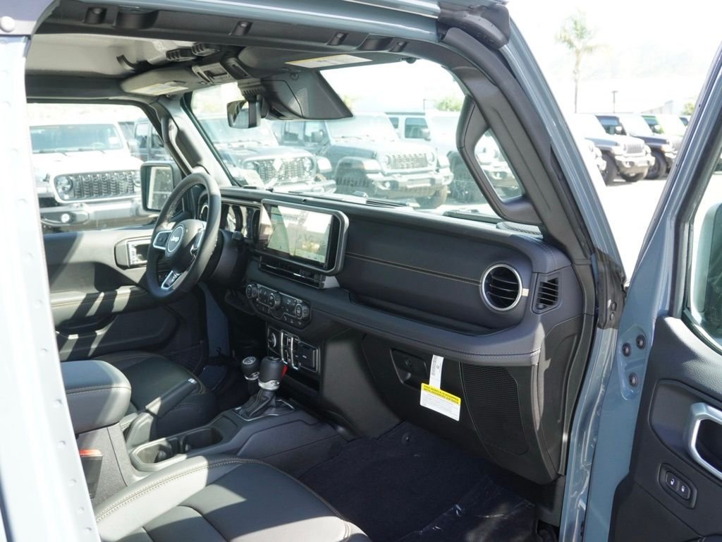 New 2026 Anvil Clear-Coat Exterior Paint Jeep Sahara image 19