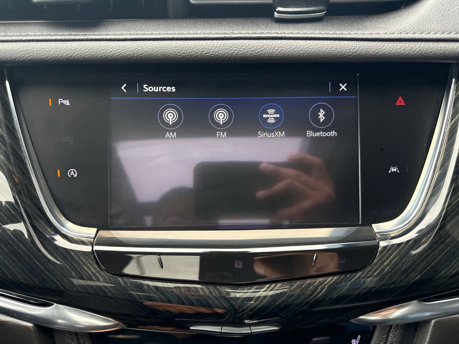 Used 2020 CRYSTAL WHITE TRICOAT Cadillac AWD Premium Luxury image 30