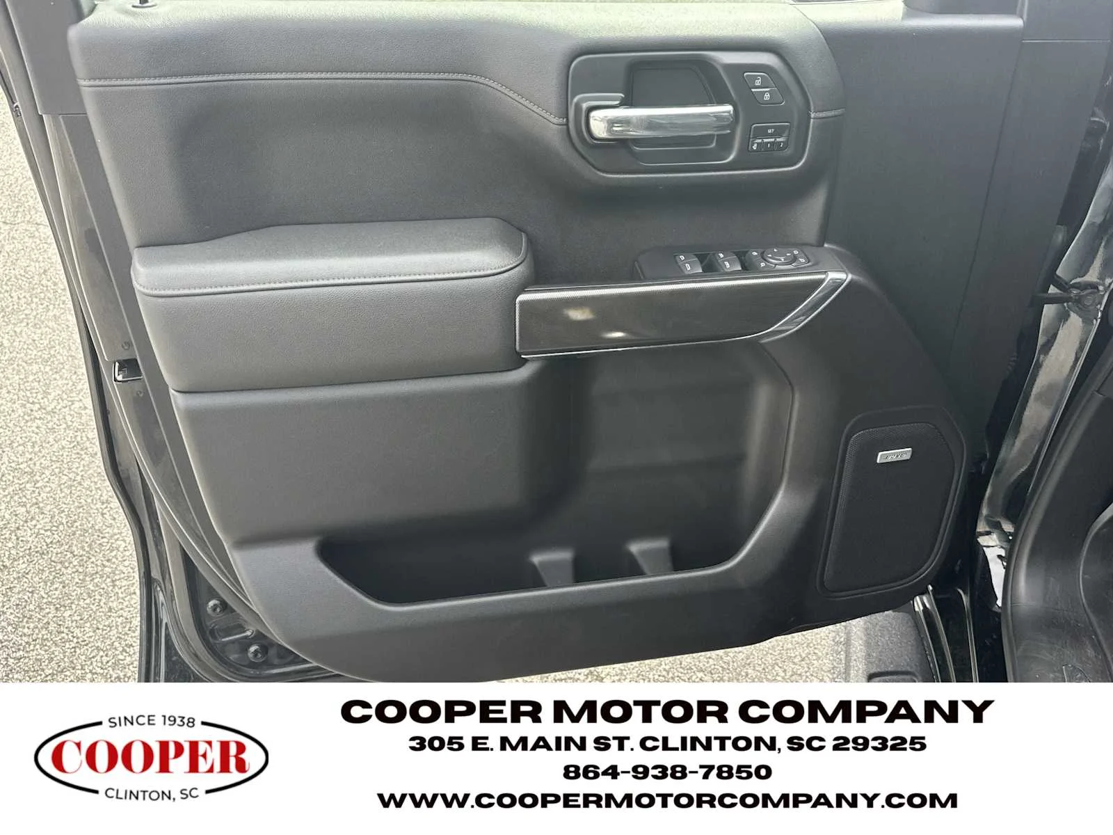 Used 2022 Onyx Black GMC AT4 image 10