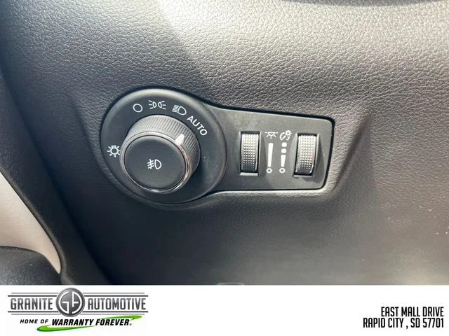 Used 2024 White Jeep Limited image 31