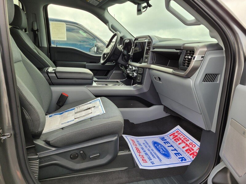 2025 Ford F-150 XLT - Photo 36