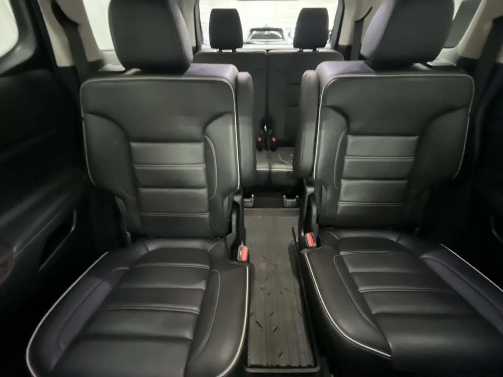 Certified Used 2022 WHITE FROST TRICOAT GMC Denali image 30