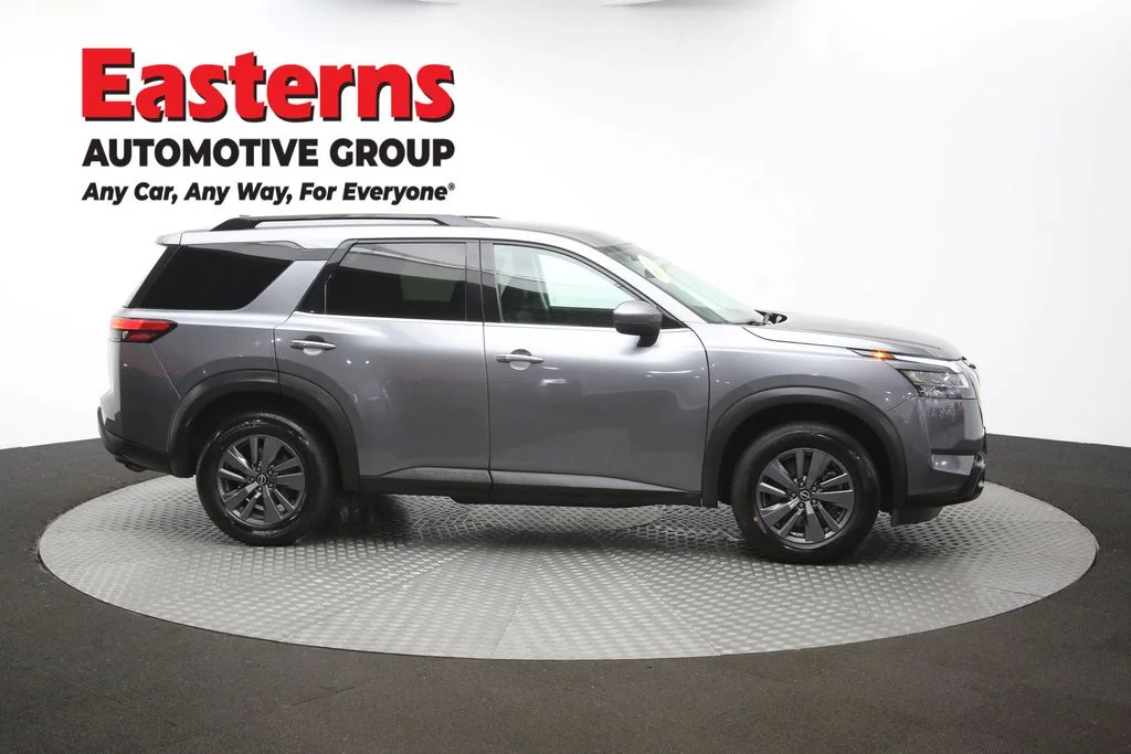Used 2022 Gray Nissan SV image 46