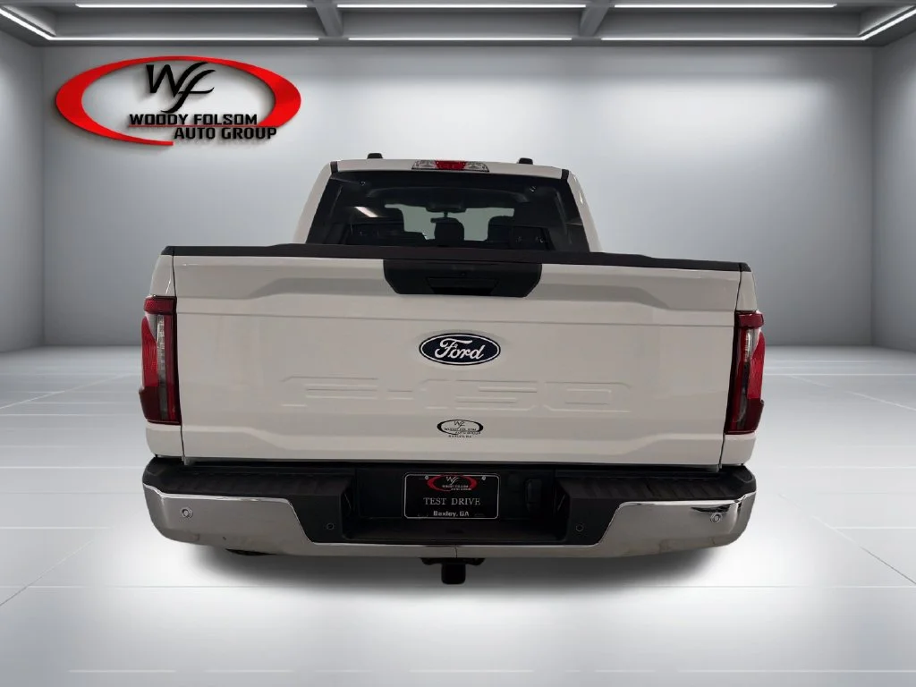 New 2026 Oxford White Ford XLT image 7