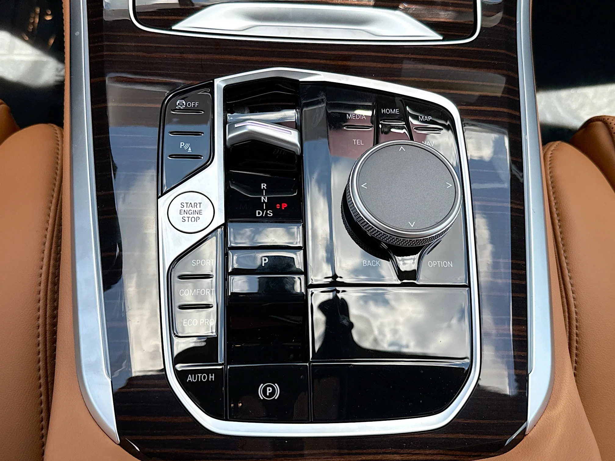 New 2026 Black Sapphire Metallic BMW sDrive40i image 30