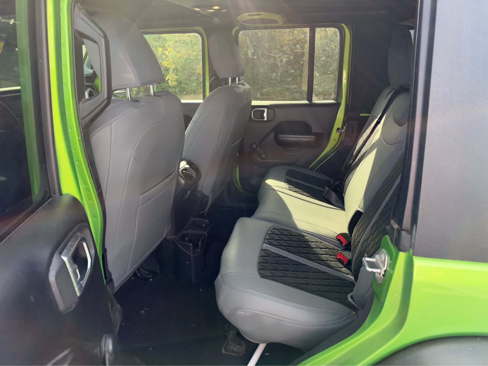 Used 2019 Mojito! Clearcoat Jeep Sport image 8