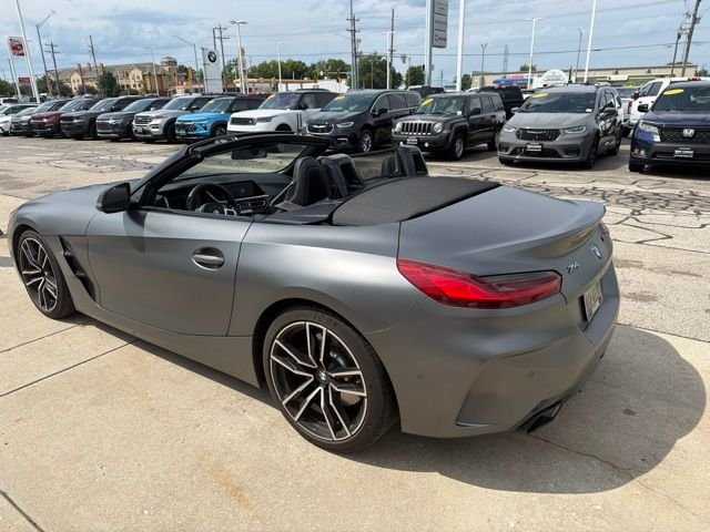 Used 2022 Gray BMW sDrive M40i image 3