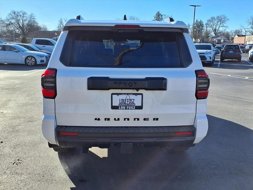 2026 Toyota 4Runner SR5 - Photo 18