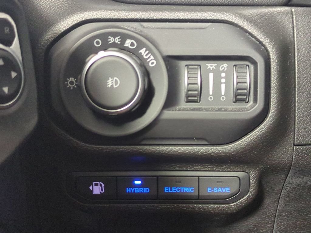 2022 Jeep Wrangler Unlimited Sahara 4XE - Photo 29
