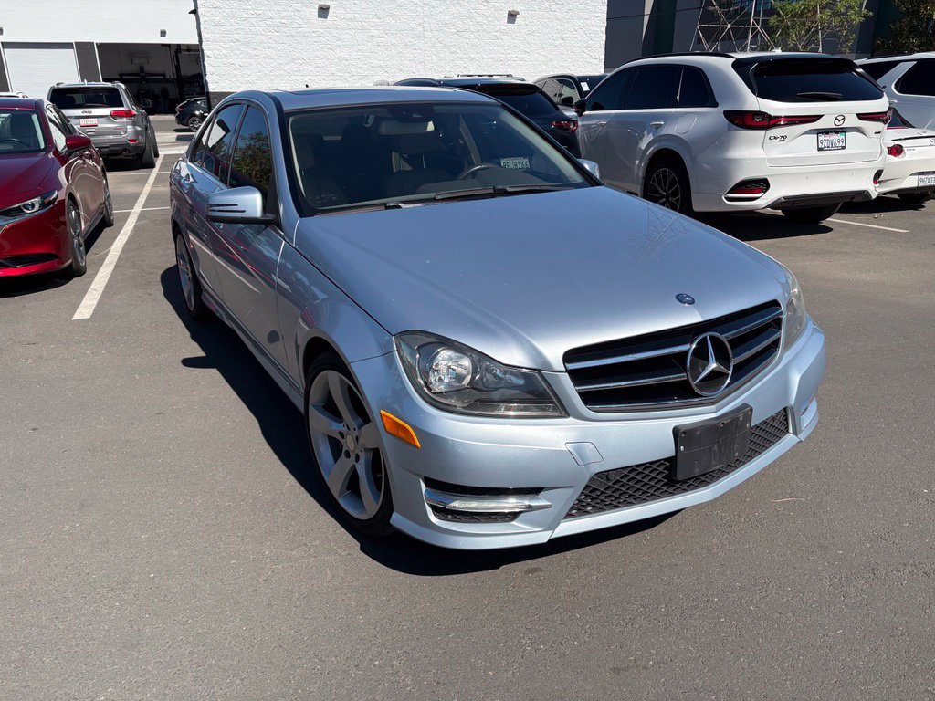 Used 2014  Mercedes-Benz C 350 image 3