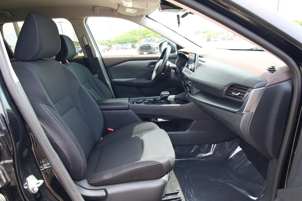 Used 2023 Black Nissan S image 8