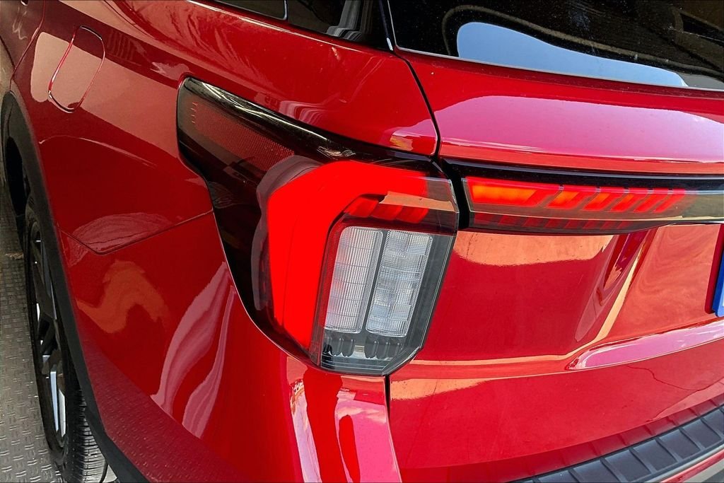 Used 2025 Red Metallic Ford ST-Line image 32