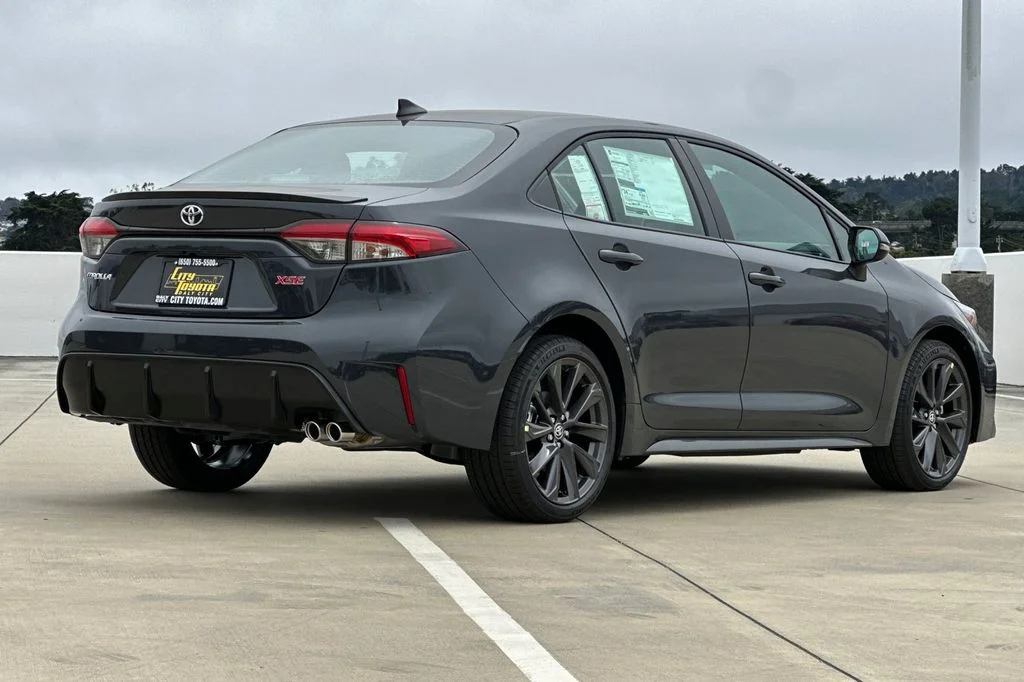 New 2026 Underground with Midnight Black Metallic roof <sup>1</sup> Toyota  XSE image 4