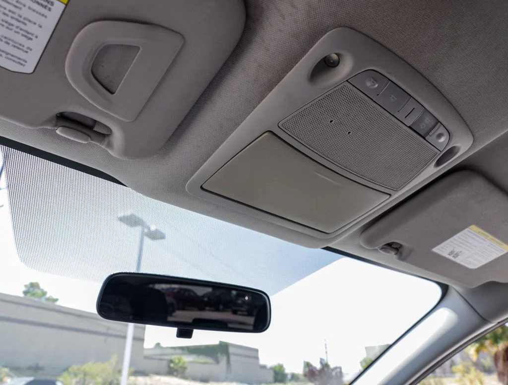 Used 2018 Red Nissan S image 29
