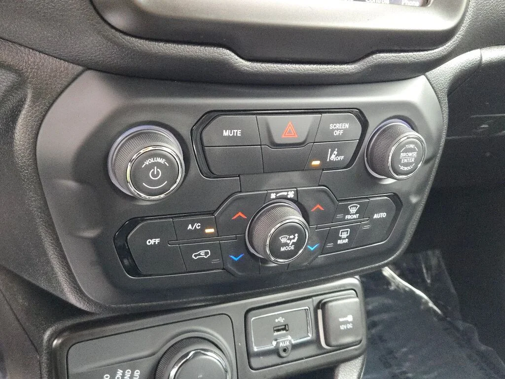 Used 2023 White Jeep Limited image 26