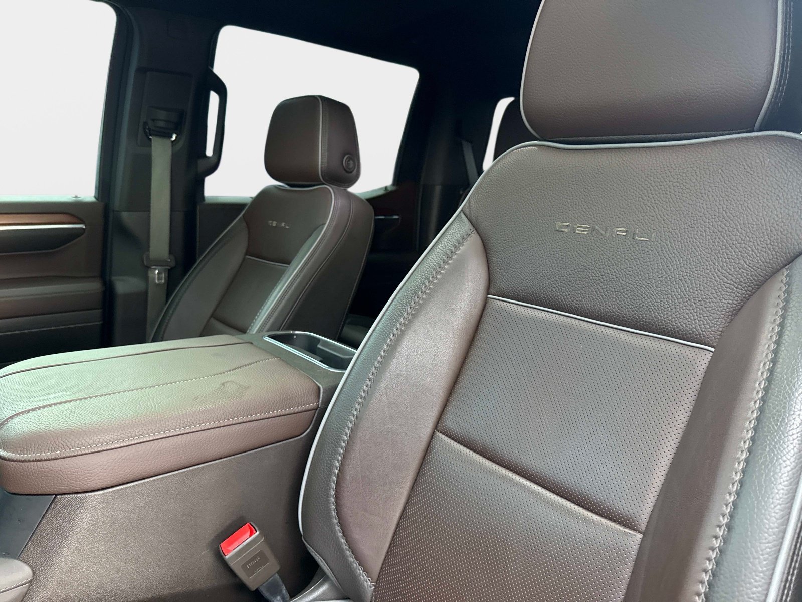 Used 2025 Onyx Black GMC Denali image 22