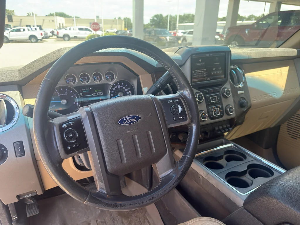 Used 2016 White Platinum Metallic Tri-Coat Ford Platinum image 10