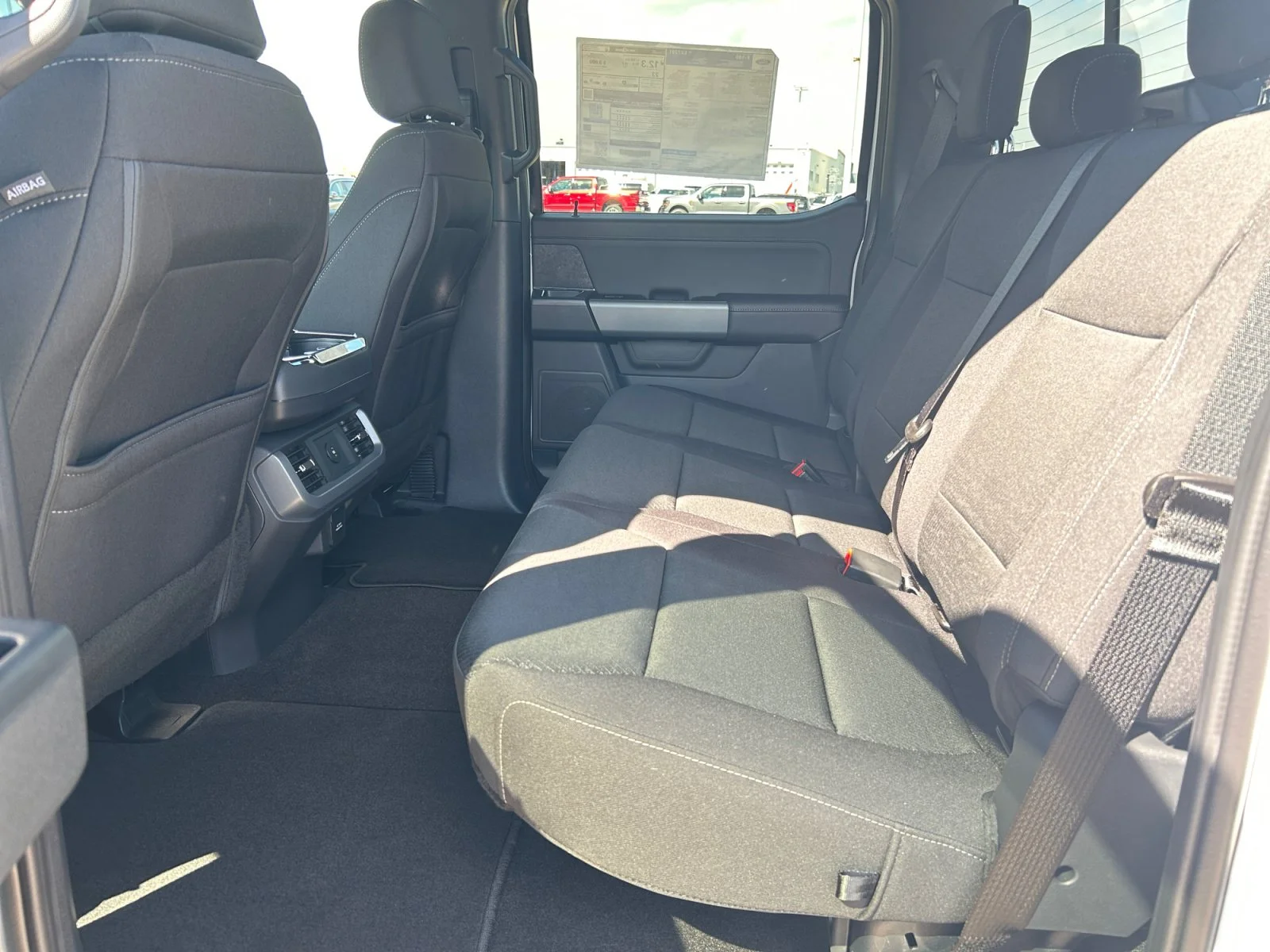 New 2026 Oxford White Ford XLT image 18