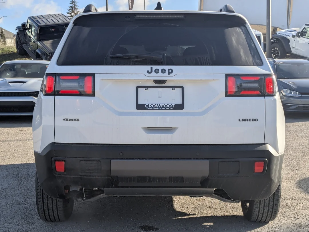 New 2026 White Jeep Laredo - - 4x4 - Pkg 23F - Compact Spare - 1.6L Turbo Hybrid - 12.3 Touchscreen & More! image 7