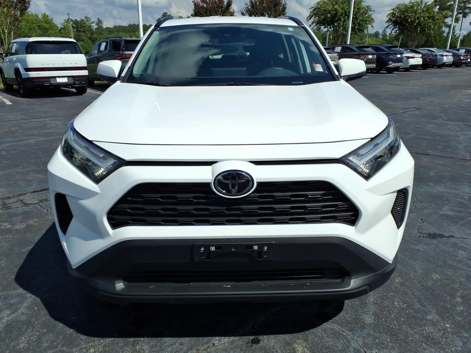 Used 2025 Ice Cap Toyota XLE image 8