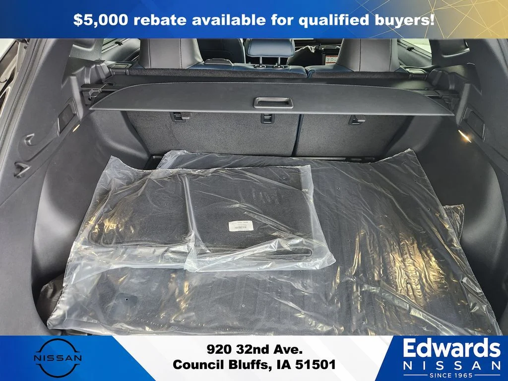 New 2026 Everest White Pearl TriCoat / Super Black Two-tone Nissan Platinum image 12