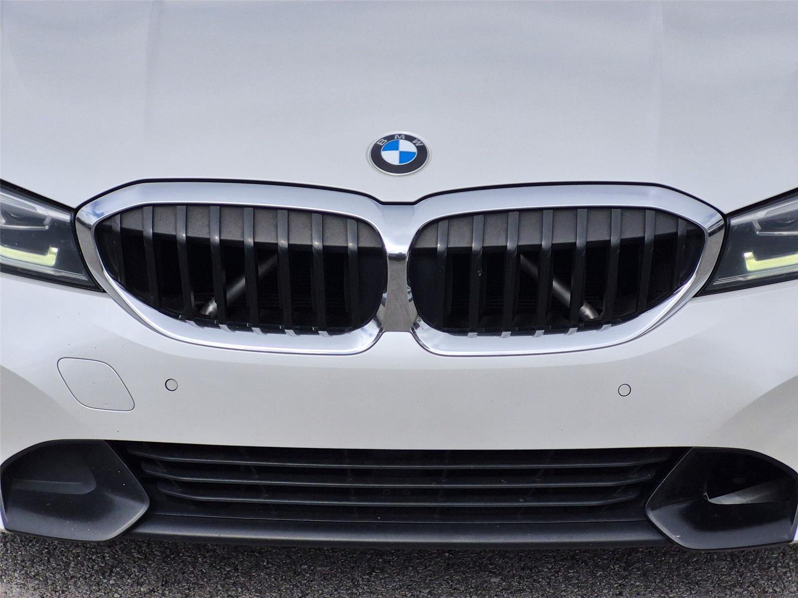 Used 2022 Mineral White Metallic BMW 330i xDrive image 12