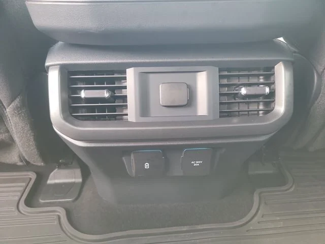 Used 2024 Blue Ford XLT image 15