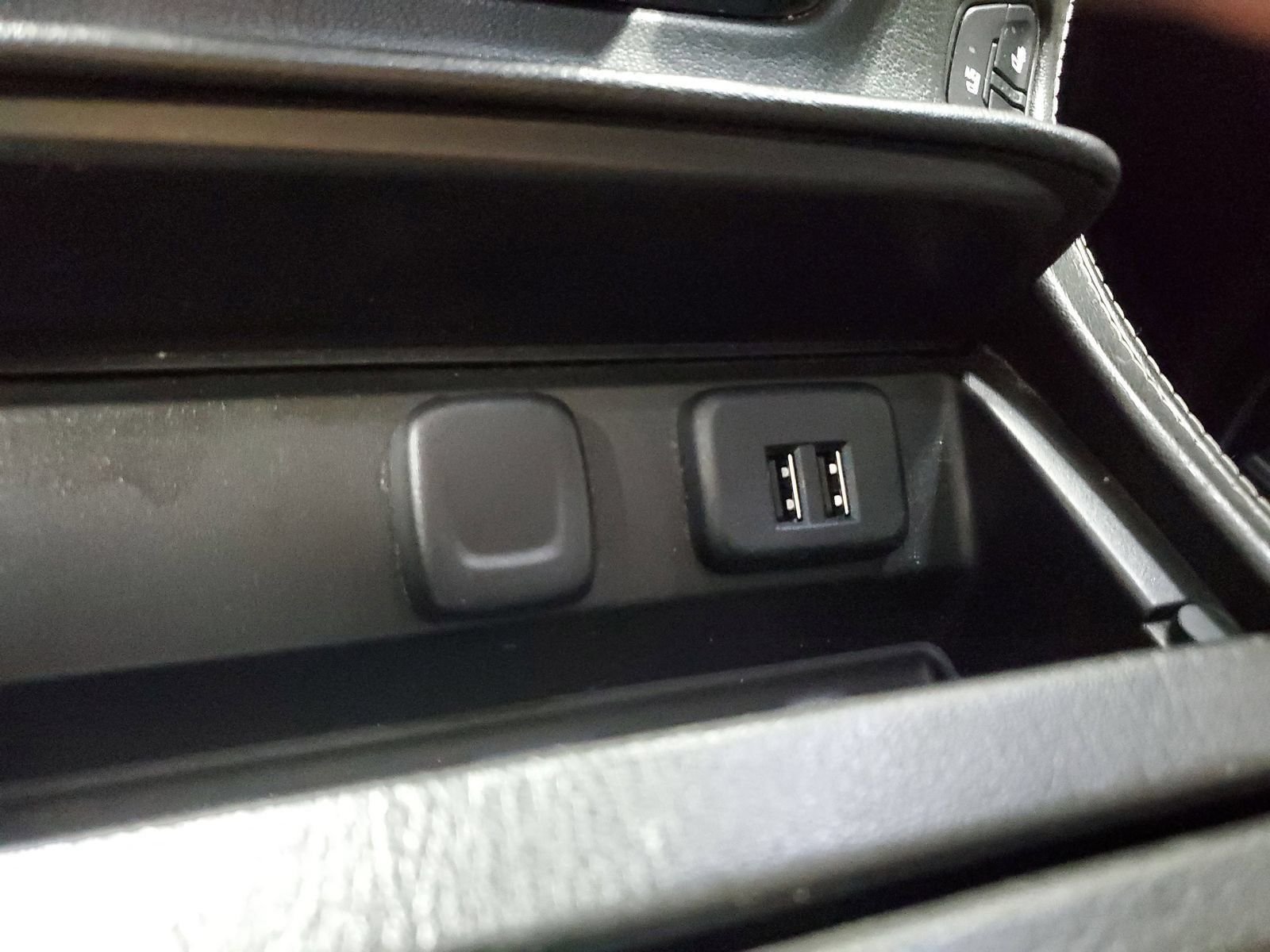 Used 2015 Black GMC Denali image 31