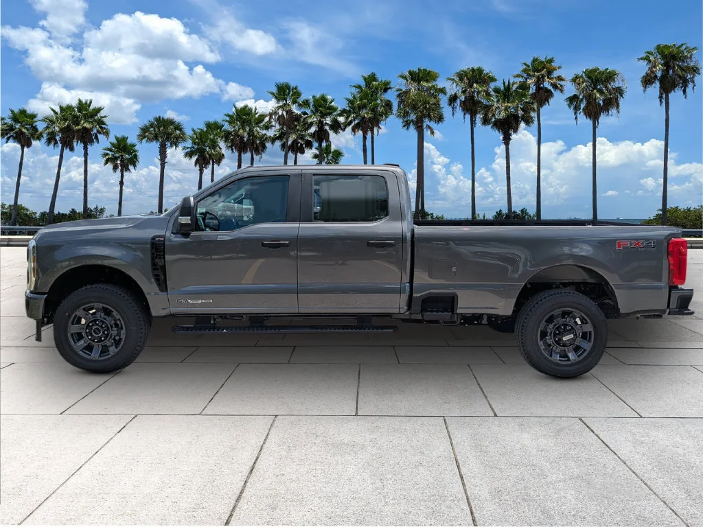 New 2026 Gray Ford XL image 4