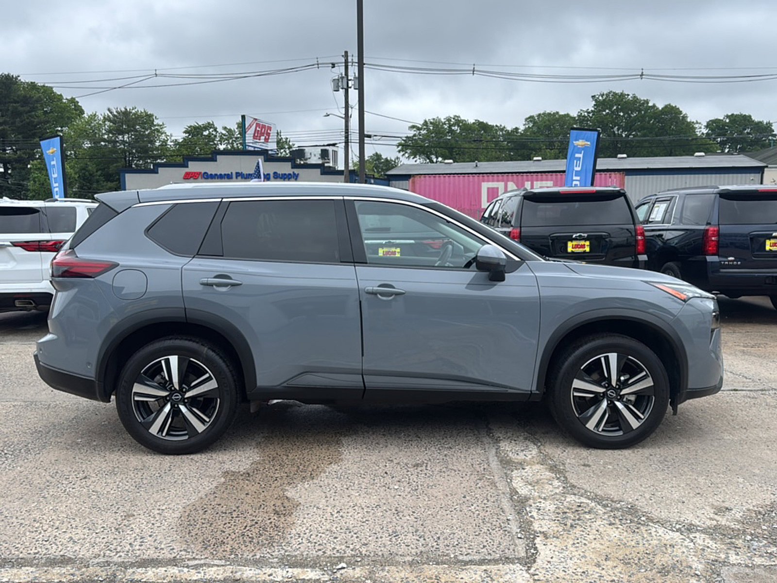 2025 Nissan Rogue SL - Photo 9