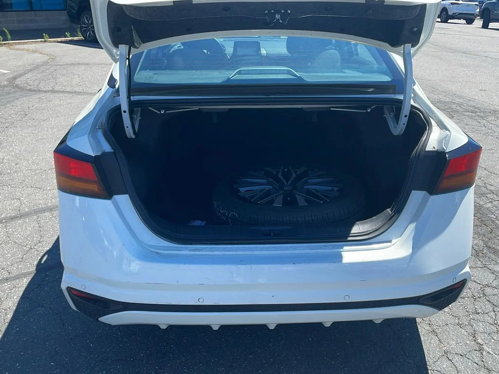 2025 Nissan Altima SV - Photo 9