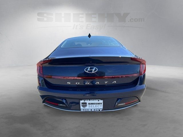 Used 2021 Blue Hyundai SE image 15