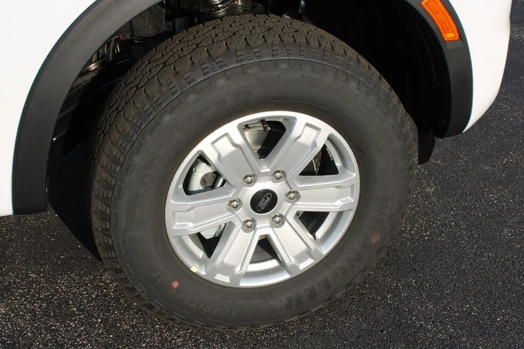 New 2026 Oxford White Ford XL image 18
