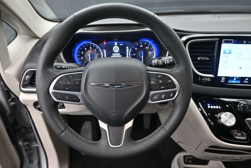 Used 2024 Silver Chrysler Touring L image 20