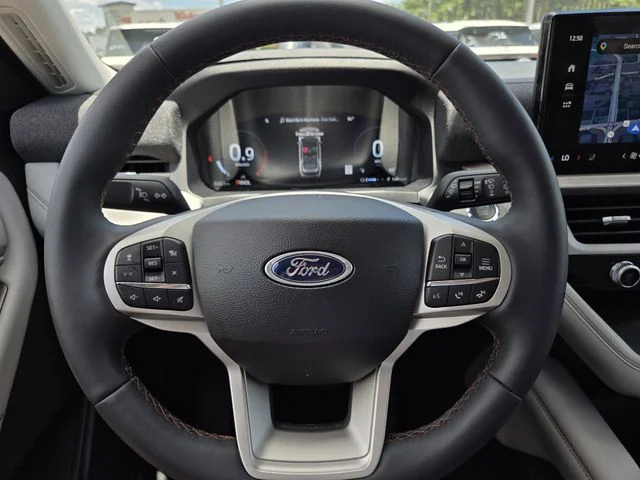 New 2026 Star White Metallic Tri-Coat Ford Active image 45