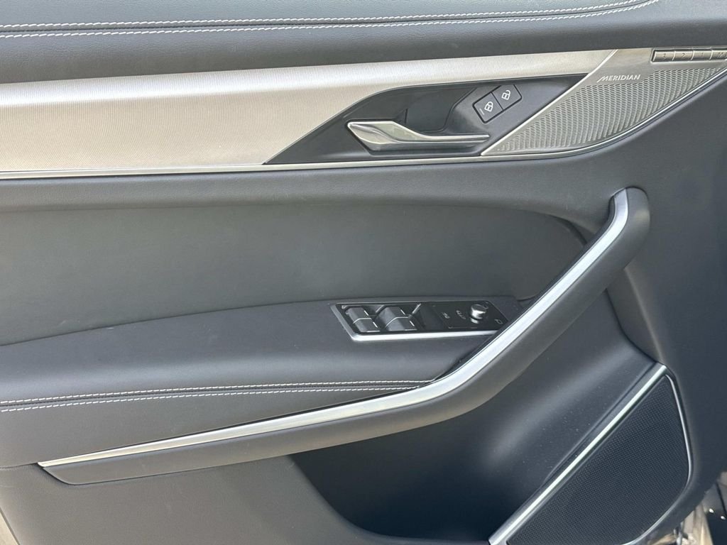 2026 Jaguar F-Pace R-Dynamic S - Photo 20