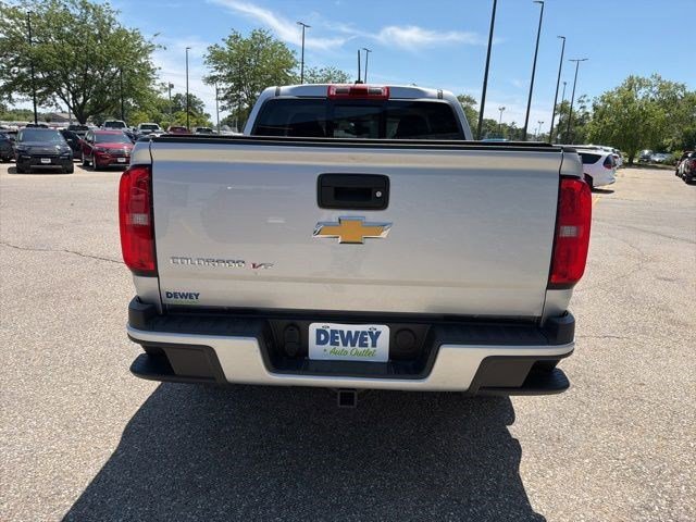 Used 2018 Silver Ice Metallic Chevrolet 4WD Z71 image 4