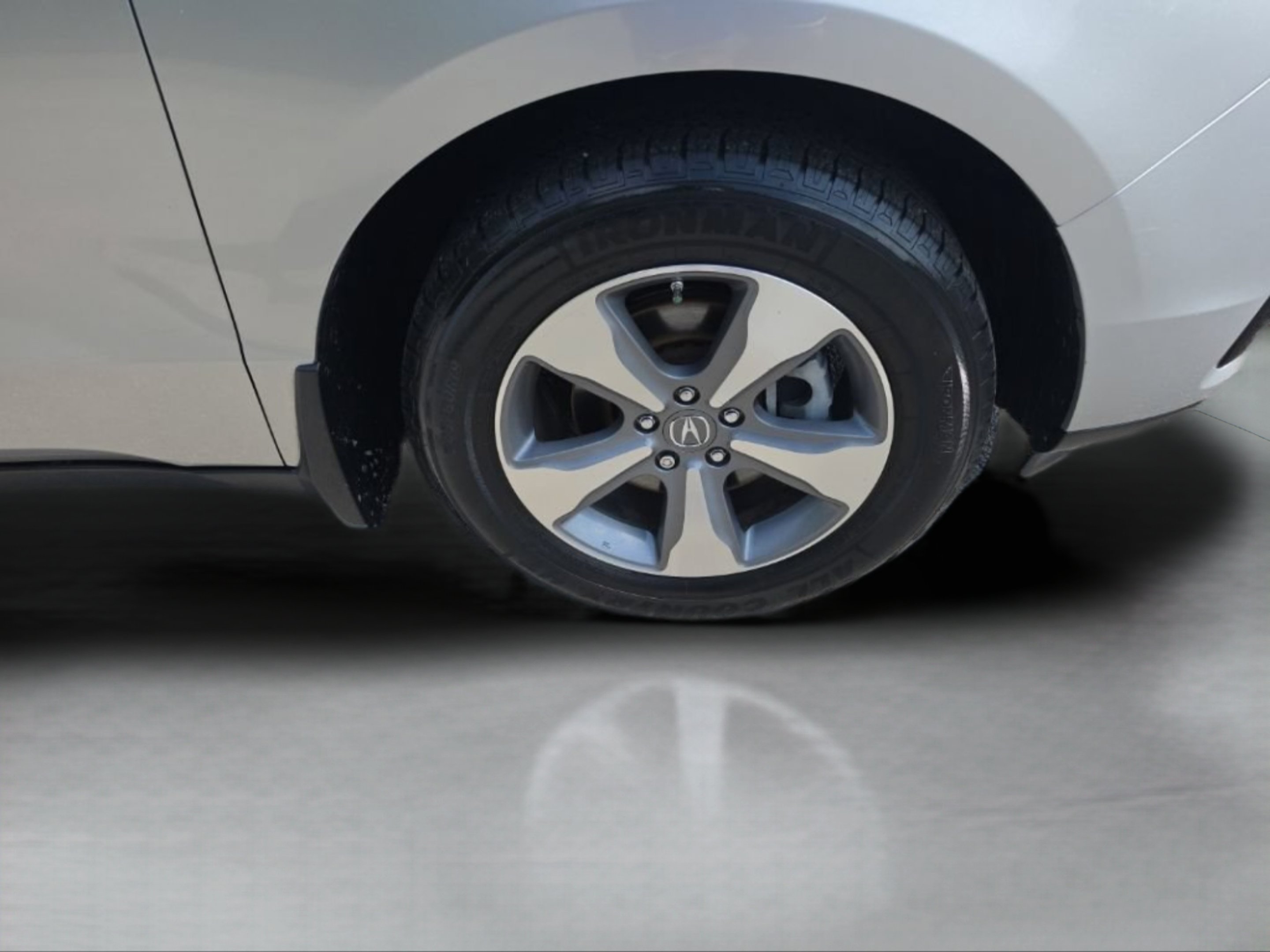 Used 2014 Silver Acura FWD image 14