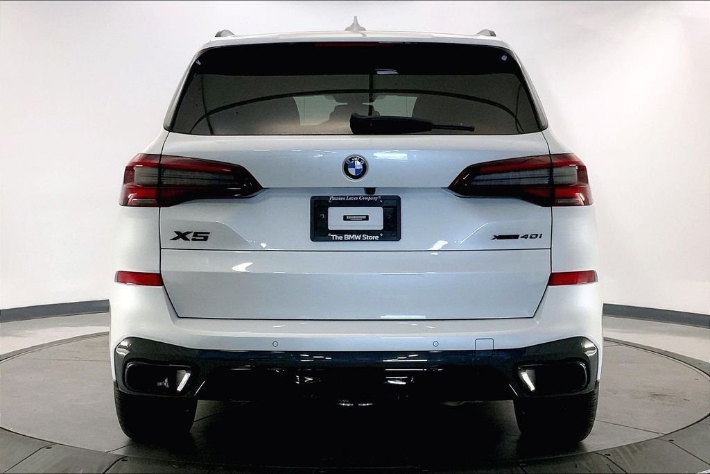 Used 2022 Mineral White Metallic BMW  image 3